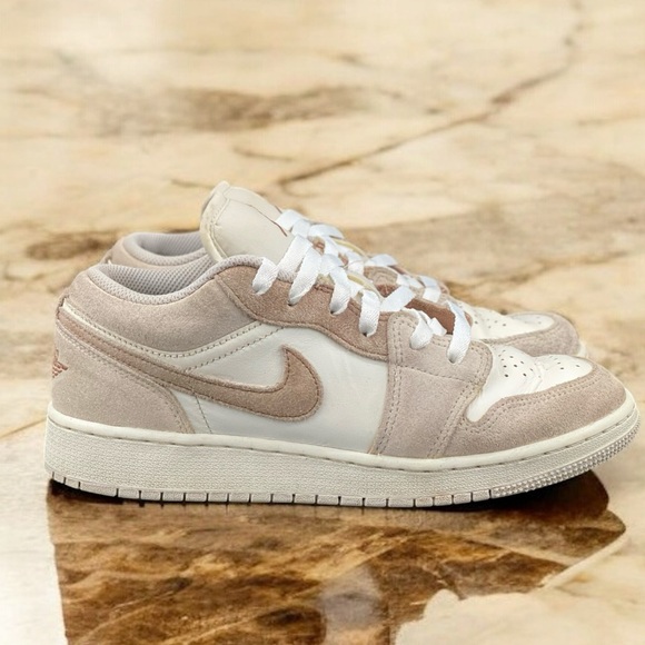Air Jordan 1 Low SE Light Taupe Sail Brown Sneakers Women’s 7 Premium Suede - Picture 6 of 11